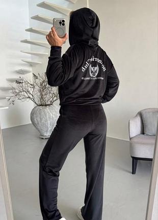 Велюровый спортивный костюм кофта зип на молнии с капишоном и брюки на резинке с принтом на спине