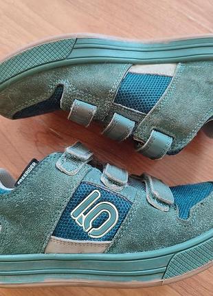 Кросівки adidas, 35 розмір, 21,5 см