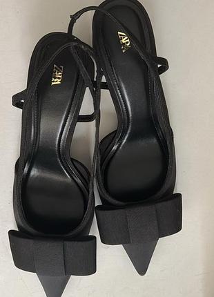 Чорні нові жіночі туфлі zara на підборах