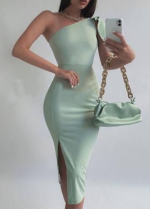 Розпродаж сукня prettylittlething міді на одне плече