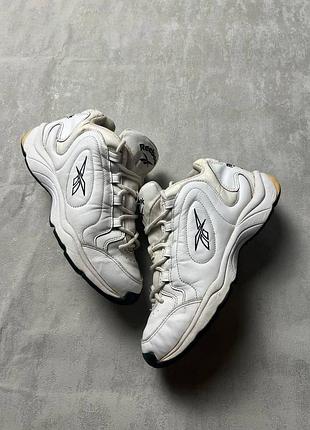 Кроссовки reebok   состояние на фото  размер-39(25.5см)  цена-300грн