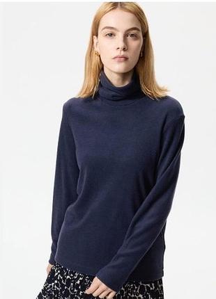 Водолазка  шерстяна  uniqlo