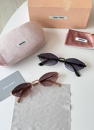 Стильні сонцезахисні окуляри miumiu