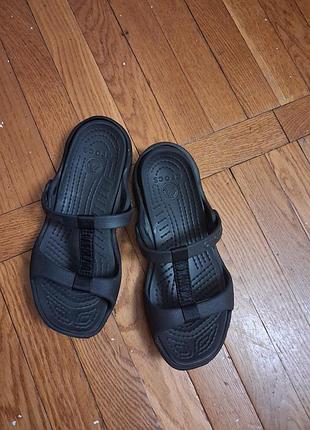 Шльопанци crocs