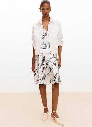 Біла джинсова куртка chanel коротка