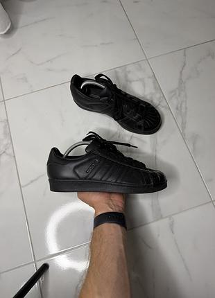 Класичні чорні кросівки adidas superstar (розмір 38 / 23.5 см)