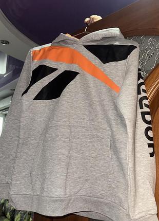 Продам оригінальний спортивний костюм reebok