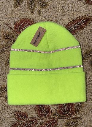 Класна нова яскрава фірмова шапка beechfield  original headwear зі світловідбиваючими смугами. висота повна 28, регулюється відворотом