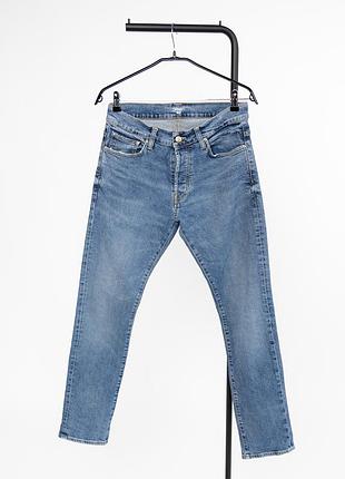 Чоловічі джинси carhartt wip klondike pant у світло-блакитному кольорі. класична модель із прямим, злегка звуженим кроєм, застібкою на ґудзиках (