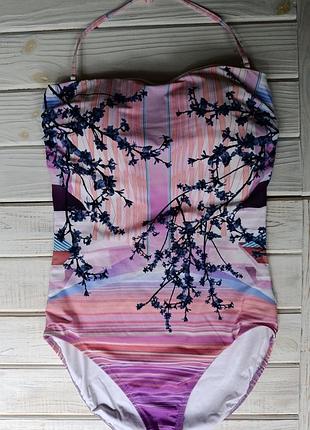 Слитный купальник gottex hanami bandeau с принтом цветущей вишни. размер xl-xxl. 3