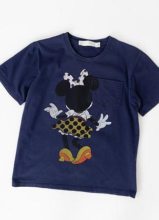 Стильна, жіноча футболка victoria beckham x disney з оригінальним принтом minnie mouse. модель виконана зі 100% бавовни, має класичний, круглий