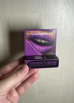 Помада m.a.c macximal everybody's heroine