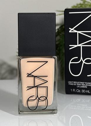 Увлажняющий тональный крем nars light reflecting foundation (light 2) 30 ml