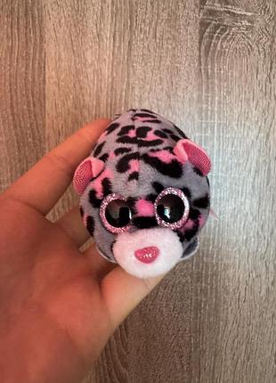 Ця м'яка іграшка ty beanie boos — леопард miles з рожевими плямами та великими блискучими очіма
