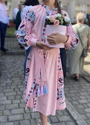 Вишита сукня для дівчинки