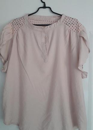 Shein
50/5xl/58 батал
вишукана світло рожева жіноча блуза з мереживними вставками на спині та рукавах
віскоза ,поліестер
ідеальний  стан