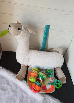 Розвиваюча подушка лама для гри на животику від бренду fisher-price