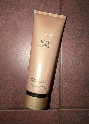 Лосьйон для тела bare vanilla victoria's secret.