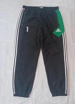 Вінтажні нейлонові штани adidas