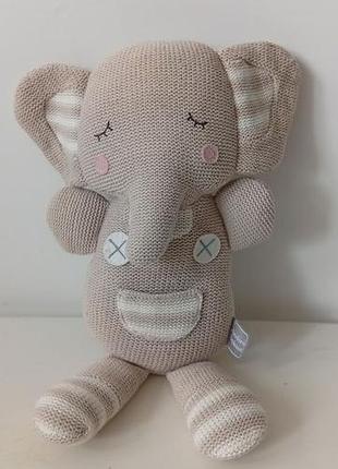 В'язана іграшка-брязкальце слоник / theodore elephant від бренду living textiles.