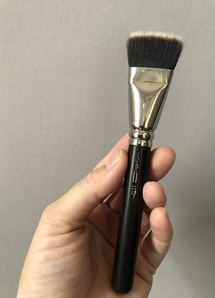 Кисть для коррекции mac cosmetics