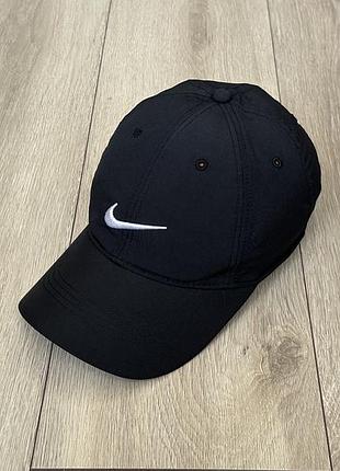 Кепка чорна nike golf