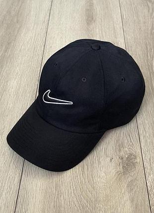 Кепка чорна nike nsw