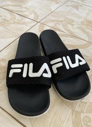 Шльопанці fila