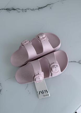 Босоніжки zara
