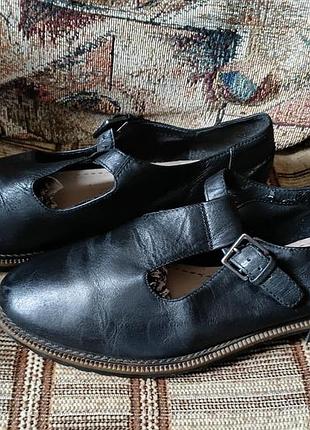 Стильні шкіряні туфлі clarks устілка 25,5 см