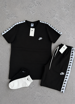 Летний костюм nike с лампасами черный футболка найк + шорты на лето s / m / l / xl / xxl