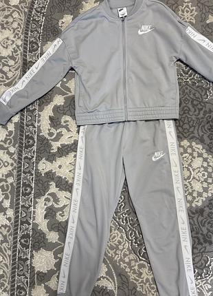 Спортивний костюм nike