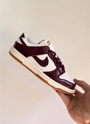 Кросівки nike dunk low burgundy croc