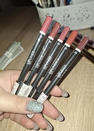 Lamel lip liner