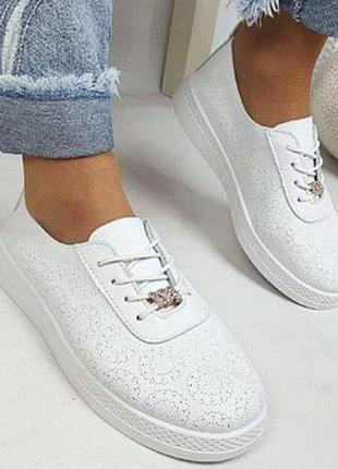 Жіночі білі кеди-сліпони на широку ніжку. р. 40
