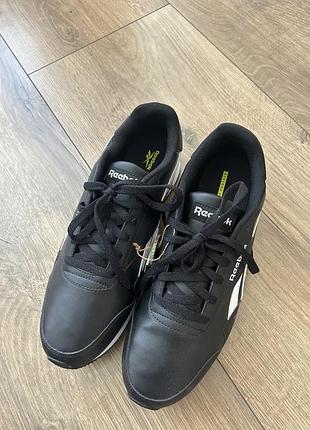Нові чоловічі кросівки reebok