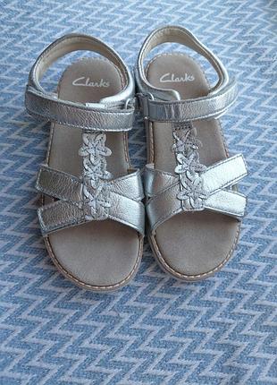 Босоножки кожаные clarks