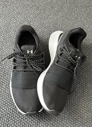 Жіночі кросівки для бігу under armour