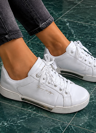 Кроссовки белые кожаные от tommy hilfiger
