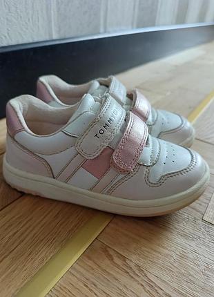 Кожаные кроссовки от tommy hilfiger (оригинал)