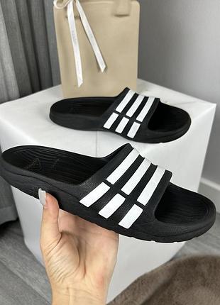 Оригінальні унісекс шльопанці adidas