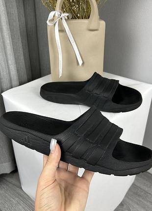 Оригінальні унісекс шльопанці adidas