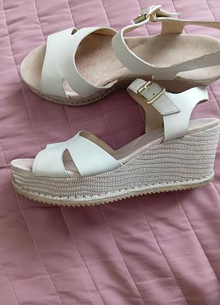 Босоніжки шкіряні clarks, р 39