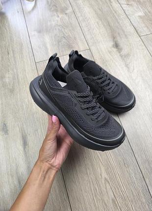 Кросівки zara