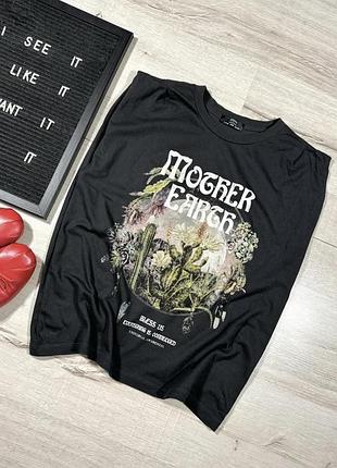 Футболка з принтом bershka