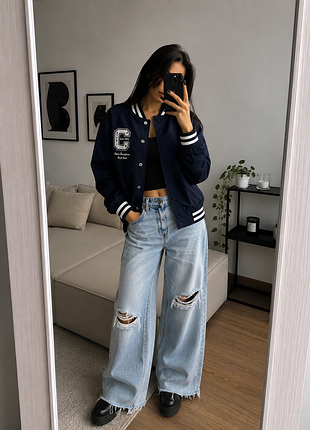 Вітровка в стилі varsity / college
