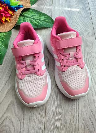 Детские кроссовки adidas tensaur run размер 32 имеют легкий сетчатый верх розового цвета и удобную застежку на липучке