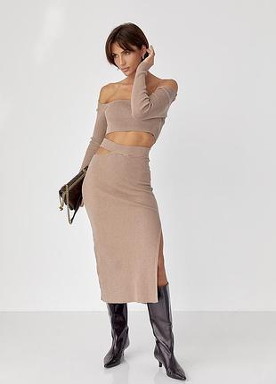 Костюм в рубчик с кроп-топом и юбкой - коричневый цвет, one size (имеется размеры)