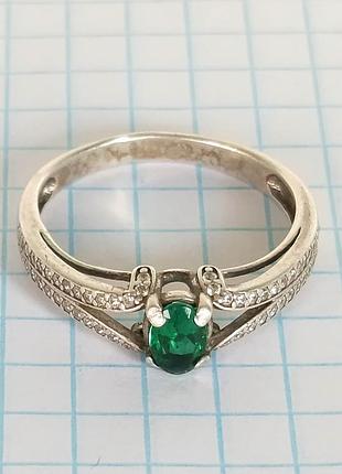 Серебряная кольца, 925 пробы с зеленым камнем. диаметр 19 мм