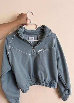 Світшот zara. на дівчинку 13-14 років. зріст 158-164. колір як вказано на сайті вистіраний синій колір такий як є. луцьк. відам у руки або поштою.